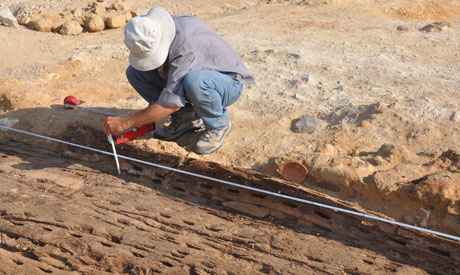 Французские археологи обнаружили лодку возрастом 5 тыс.лет