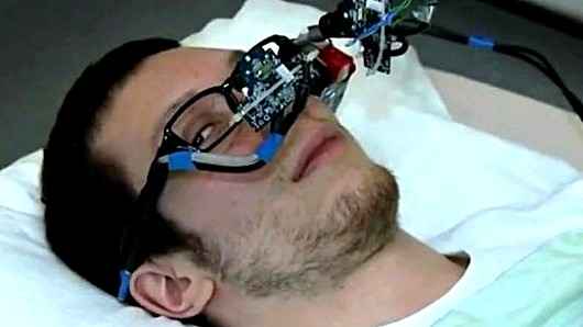 Устройство GT3D позволит инвалидам управлять компьютерами своими глазами