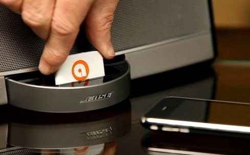 Auris Bluetooth Audio Receiver обеспечит беспроводное соединение вашей доковой станции c iPhone и iPad