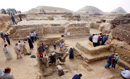 Ученые изучают найденный в Египте Древний город 