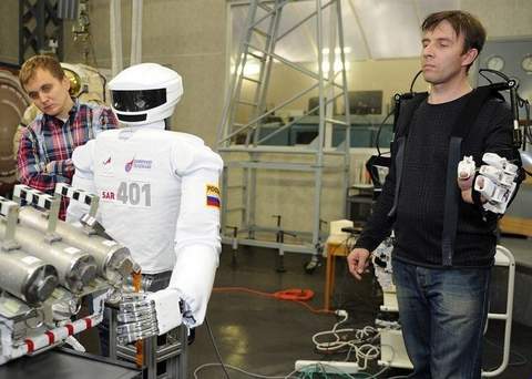 Для работы на МКС готовят робота SAR-401